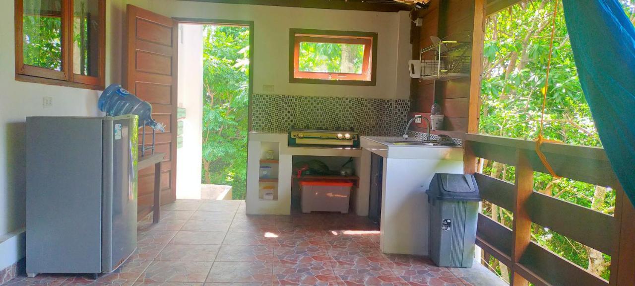 Treetop Guesthouse And Bungalows Sabang  Buitenkant foto