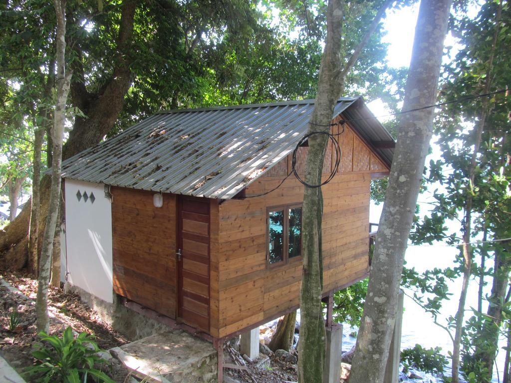 Treetop Guesthouse And Bungalows Sabang  Buitenkant foto